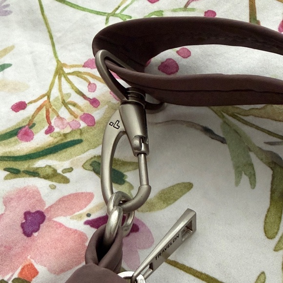 Travelon Crescent bag - Picture 13 of 13